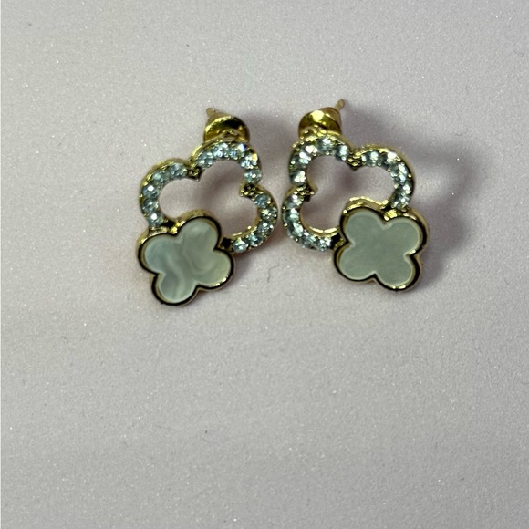 Jewelry - Clover Sparkle Stud Earrings
